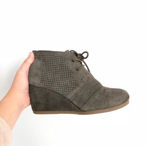 TOMS Olive Suede Wedges Size 6
